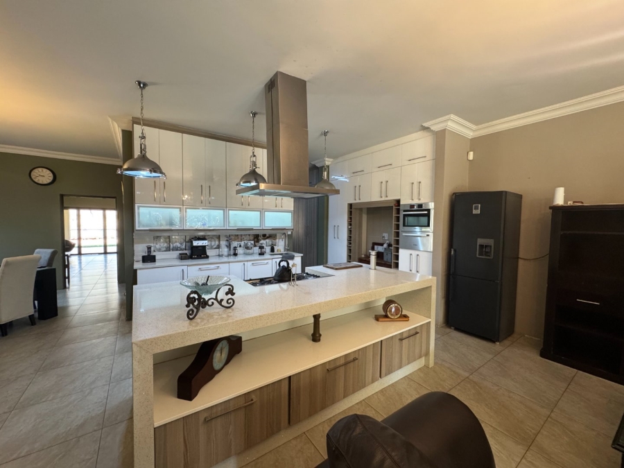 To Let 3 Bedroom Property for Rent in Zilkaatsnek North West
